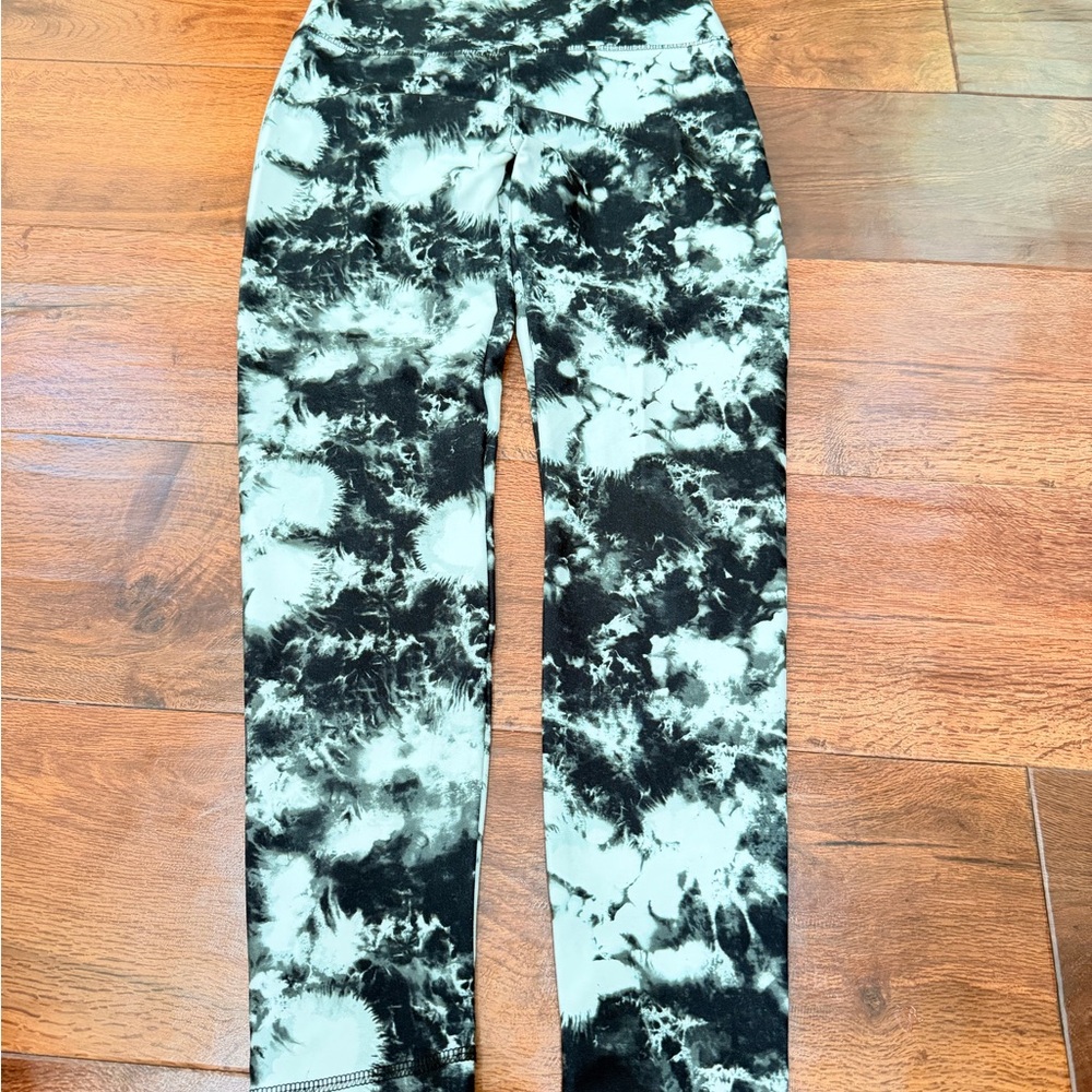 Balance Collection Monochrome Tie-Dye Leggings